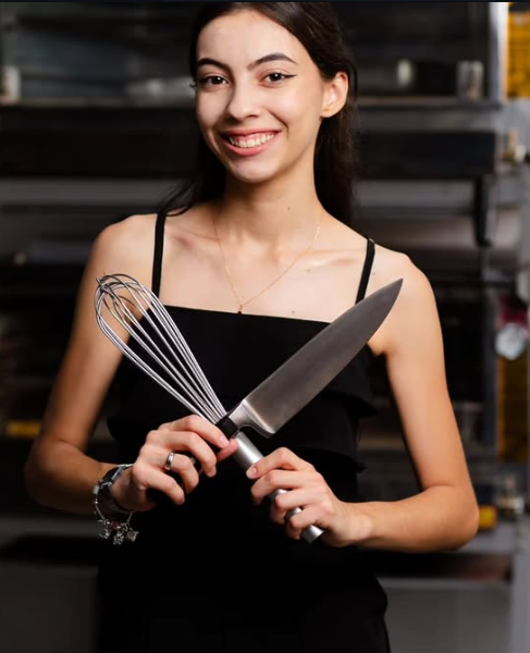 Maria Eduarda, confeiteira da Doce Confeito